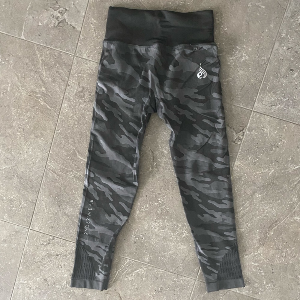 NWOT S Ryderwear Camo High Waisted 7/8 Leggings Black Gray Size Small